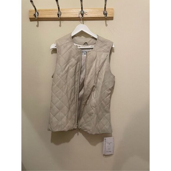 New Pamela McCoy collection quilted leather sleeveless vest size medium - Picture 2 of 11